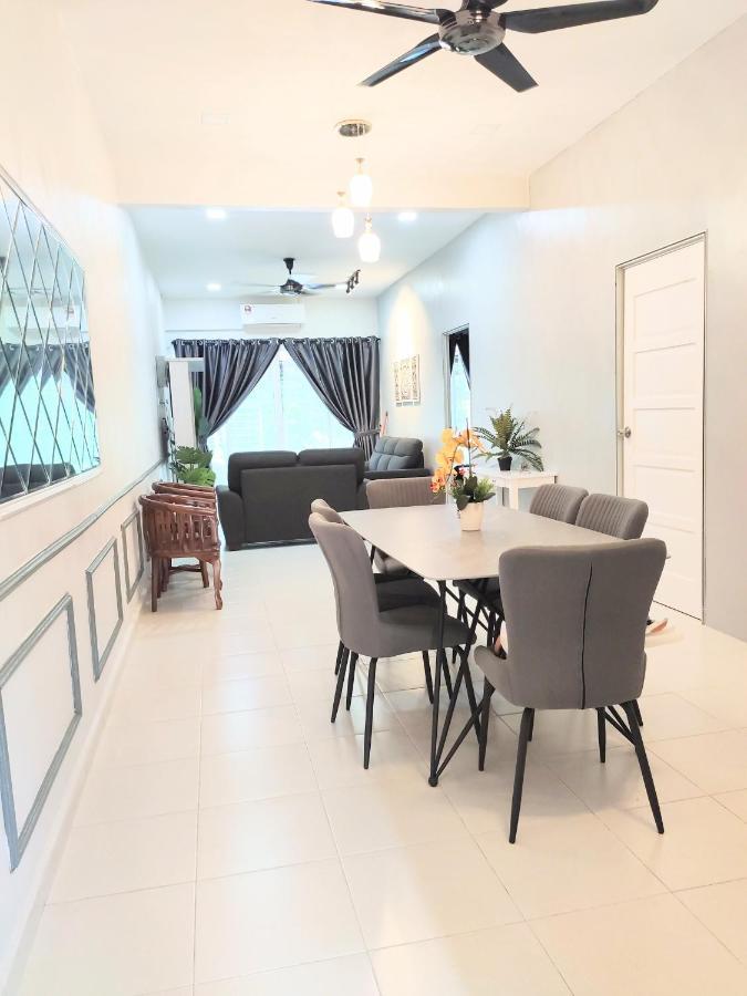 Private Pool Cassa Dinies, Wifi , Bbq,10 Pax Villa Rantau Panjang Екстериор снимка