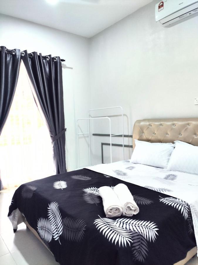 Private Pool Cassa Dinies, Wifi , Bbq,10 Pax Villa Rantau Panjang Екстериор снимка