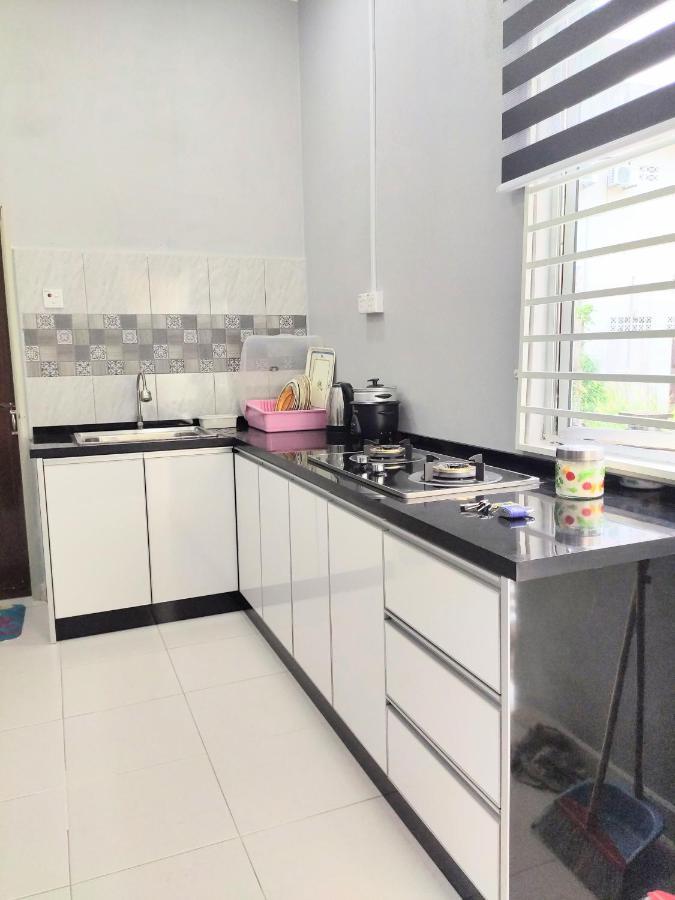 Private Pool Cassa Dinies, Wifi , Bbq,10 Pax Villa Rantau Panjang Екстериор снимка