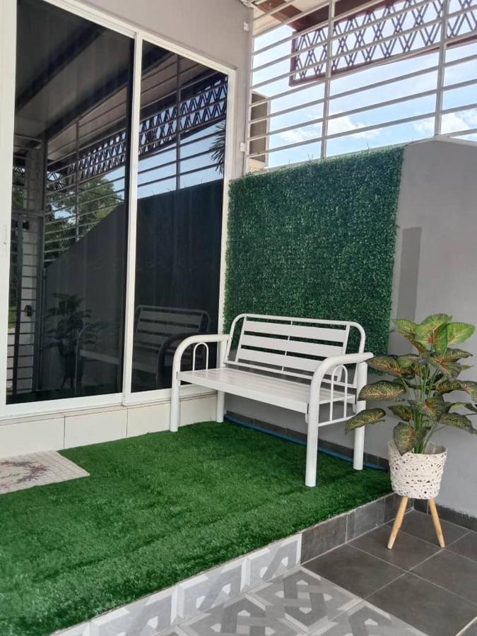 Private Pool Cassa Dinies, Wifi , Bbq,10 Pax Villa Rantau Panjang Екстериор снимка