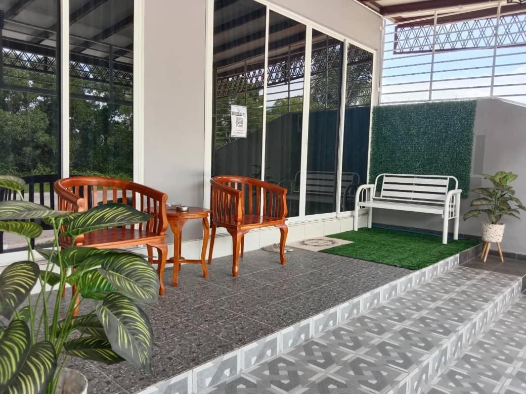 Private Pool Cassa Dinies, Wifi , Bbq,10 Pax Villa Rantau Panjang Екстериор снимка