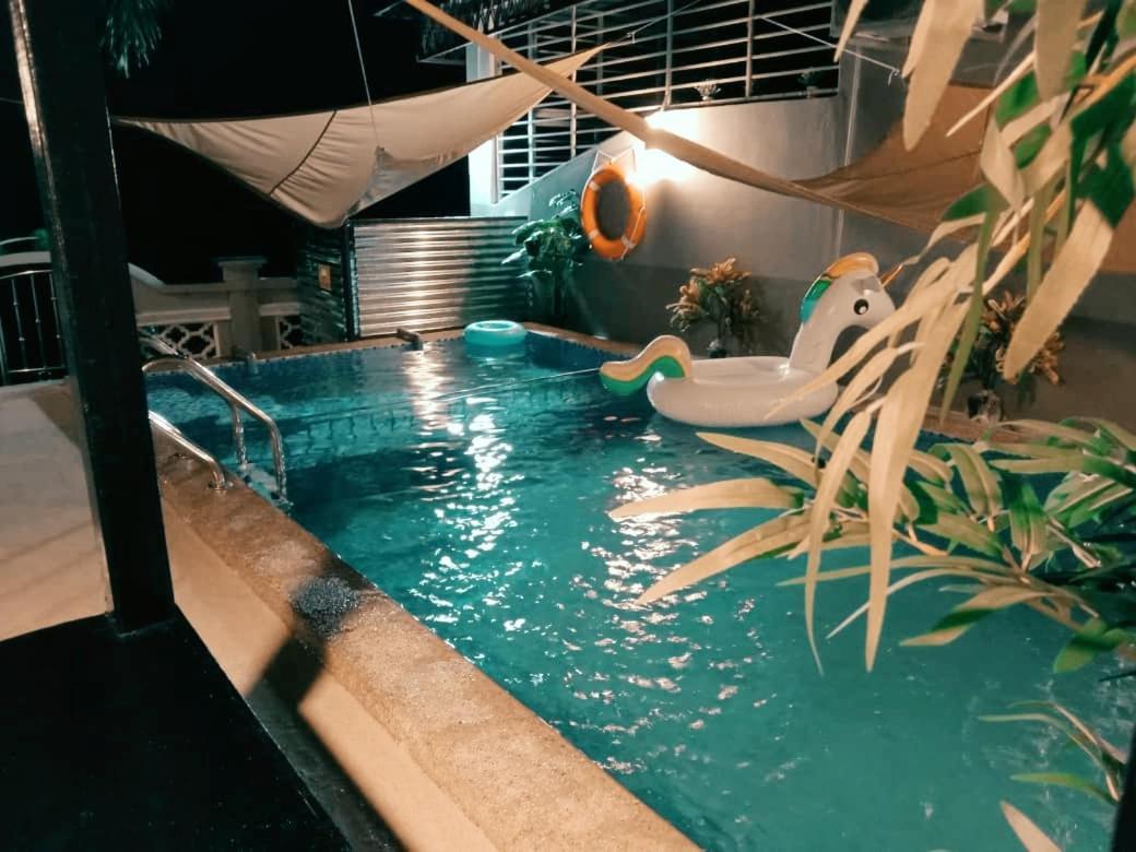 Private Pool Cassa Dinies, Wifi , Bbq,10 Pax Villa Rantau Panjang Екстериор снимка